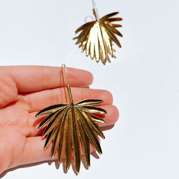 Maple leaf earrings A146 - Picture 3 of 6